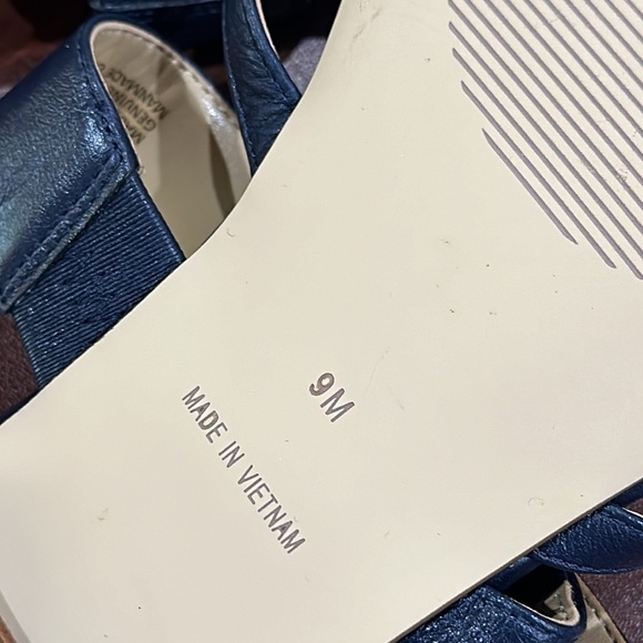 RESERVED NEW Talbots Napa leather Gia Buckle Sandals Sz 9 Navy Blue Sz 9 - Picture 10 of 11